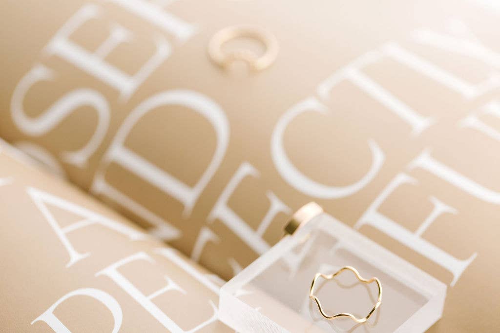 Wiggle Ring in Gold
