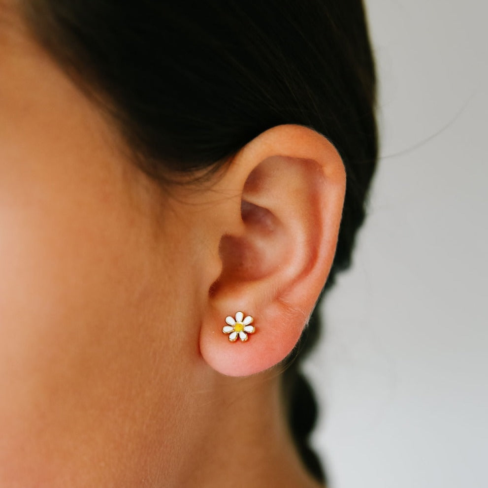 Teeny Daisy Nap Earrings