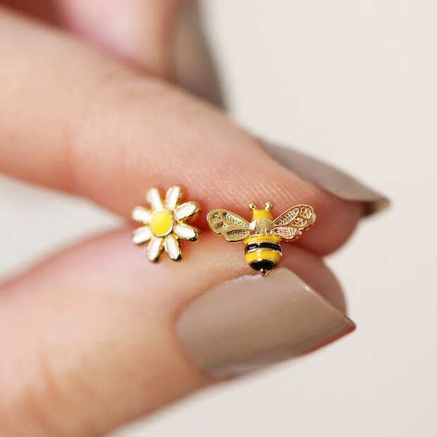 Mismatched Bee & Daisy Studs