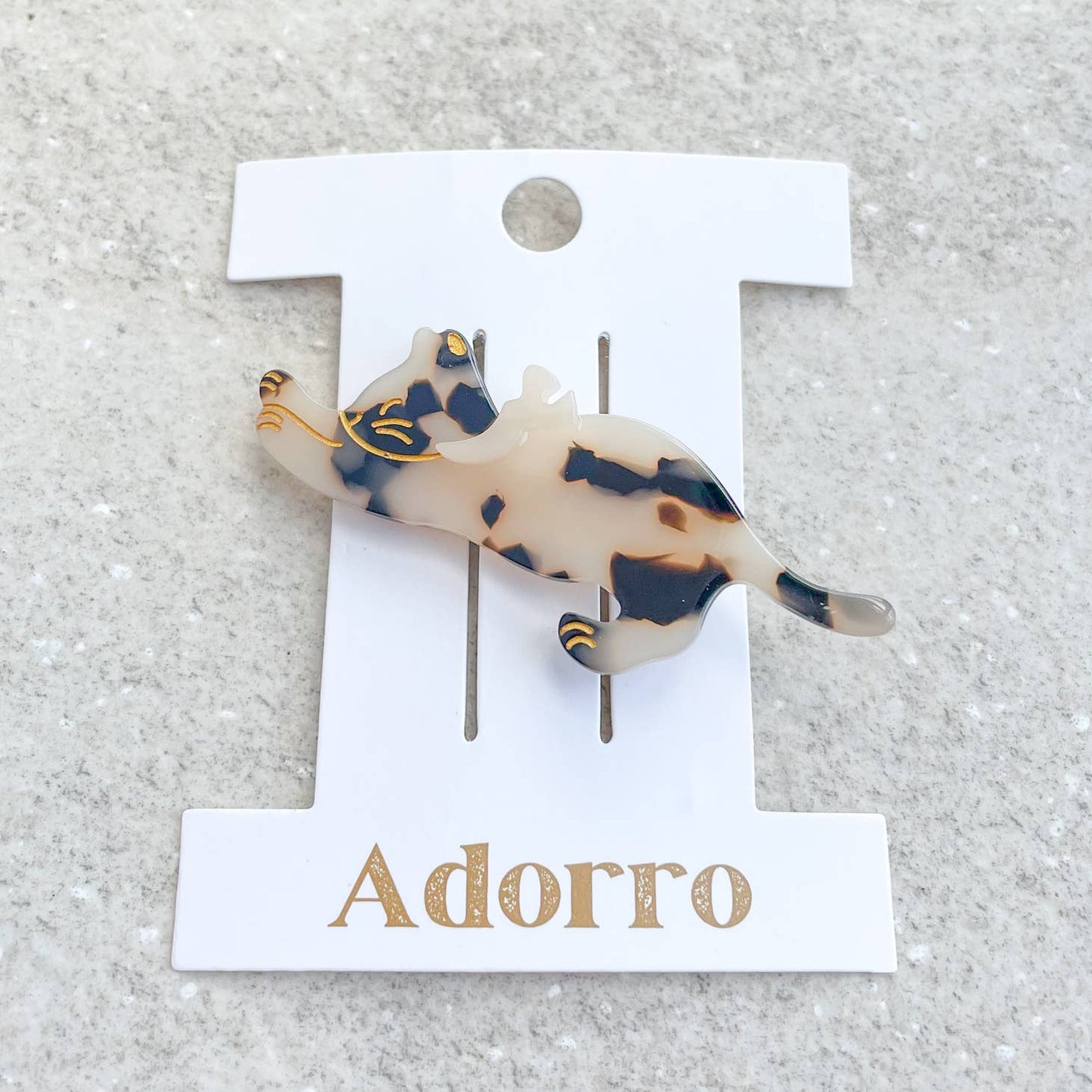 Stretching Cat Hair Clip