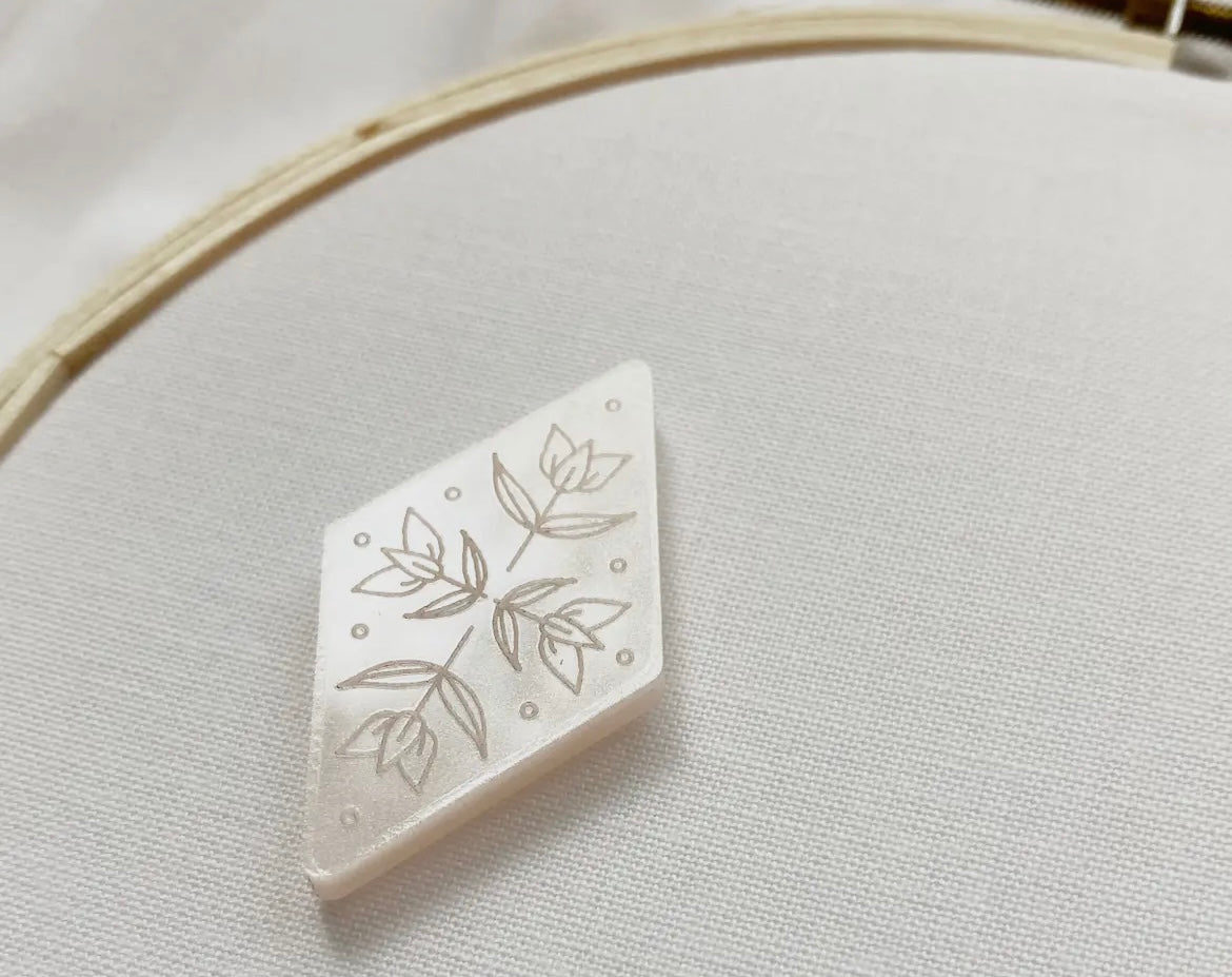 Diamond Needle Minder