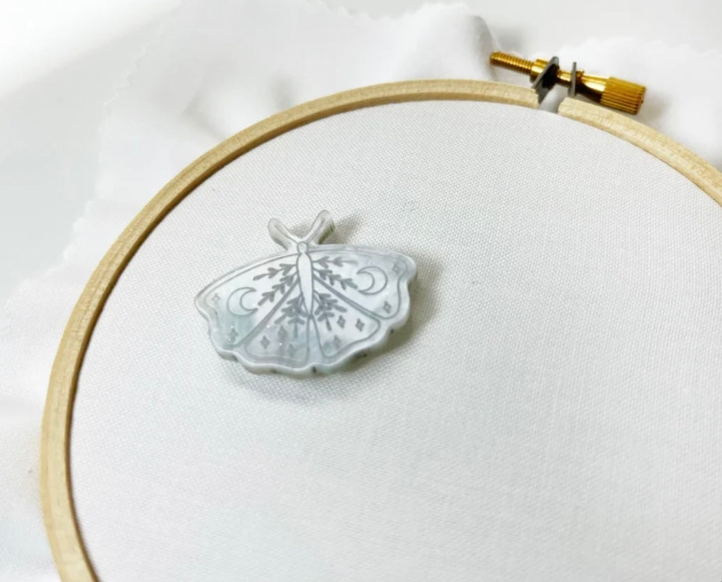 Moth Needle Minder