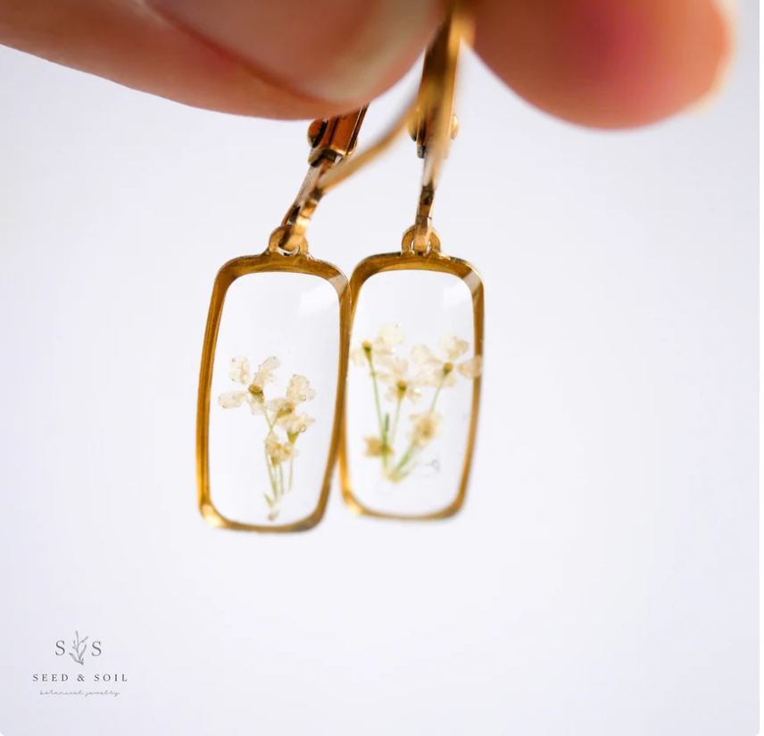 Huggie Hoops Queen Anne's Lace