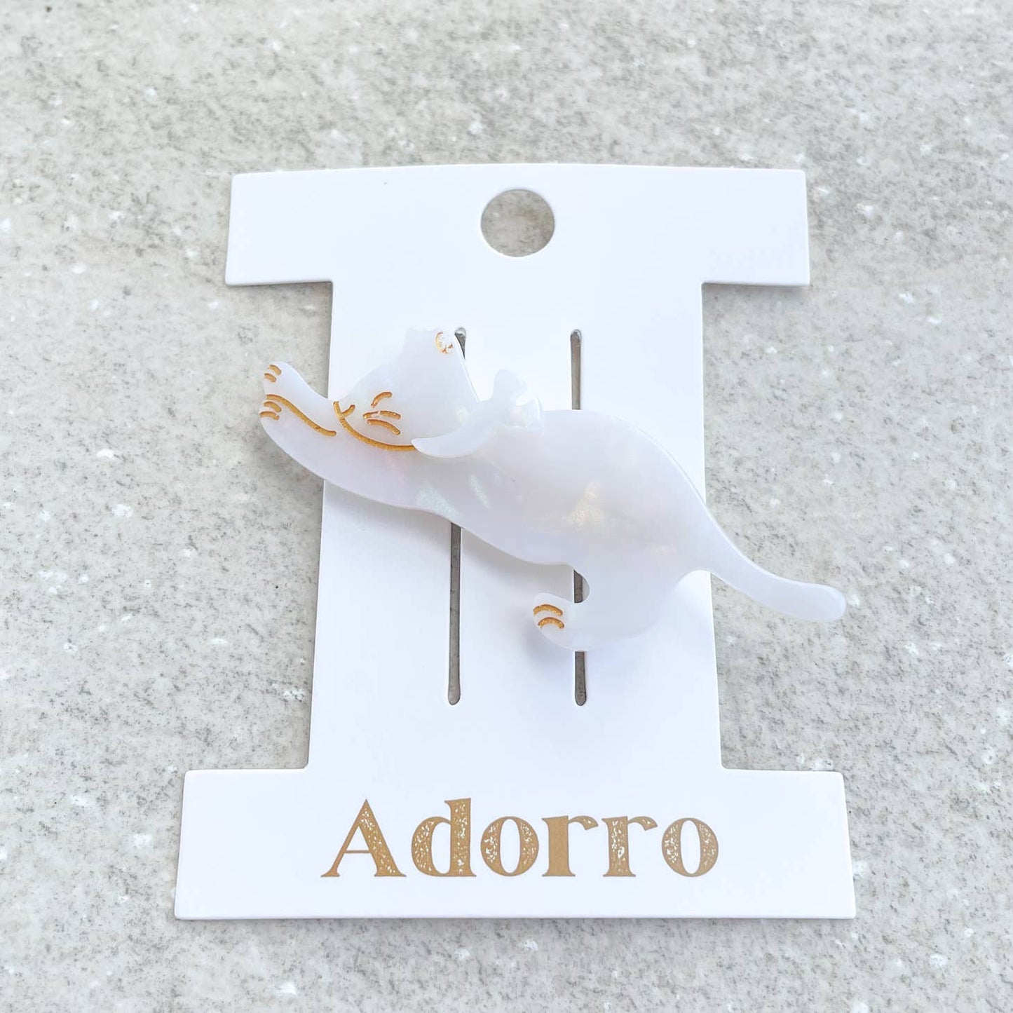 Stretching Cat Hair Clip
