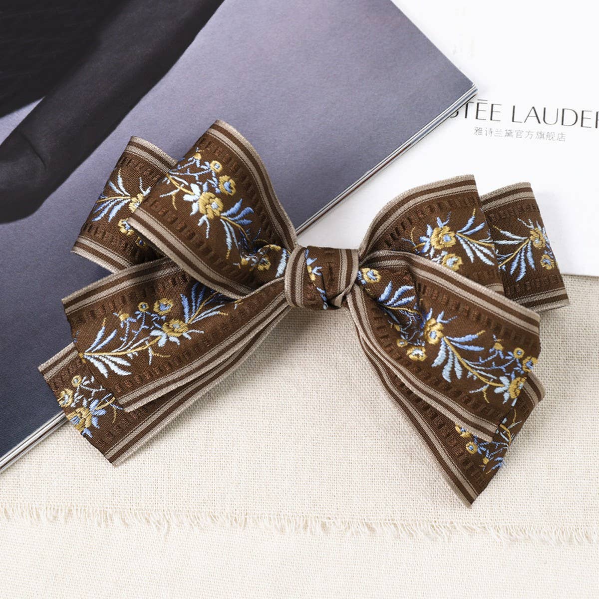 Vintage Vêtement Embroidered Bows