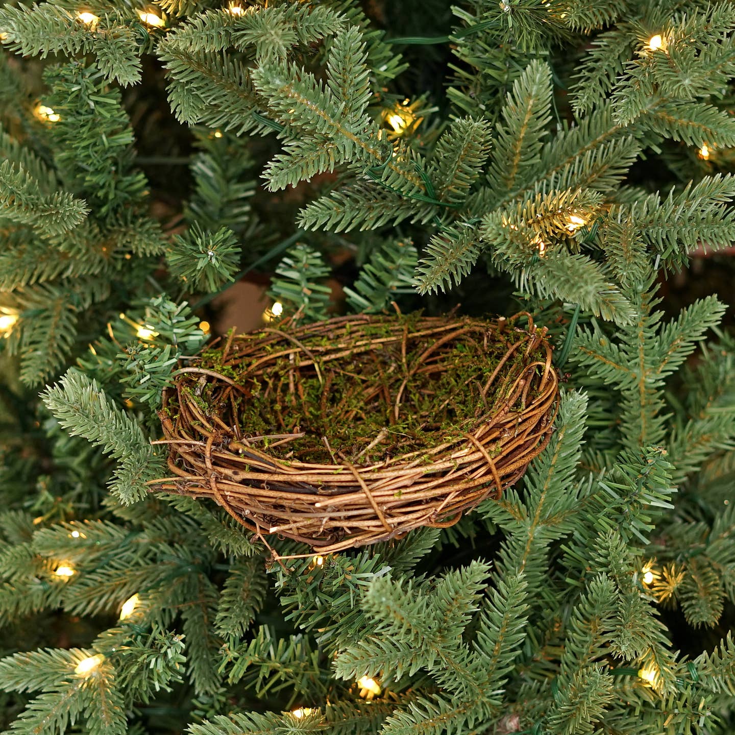 Mossy Birds' Nest Decor