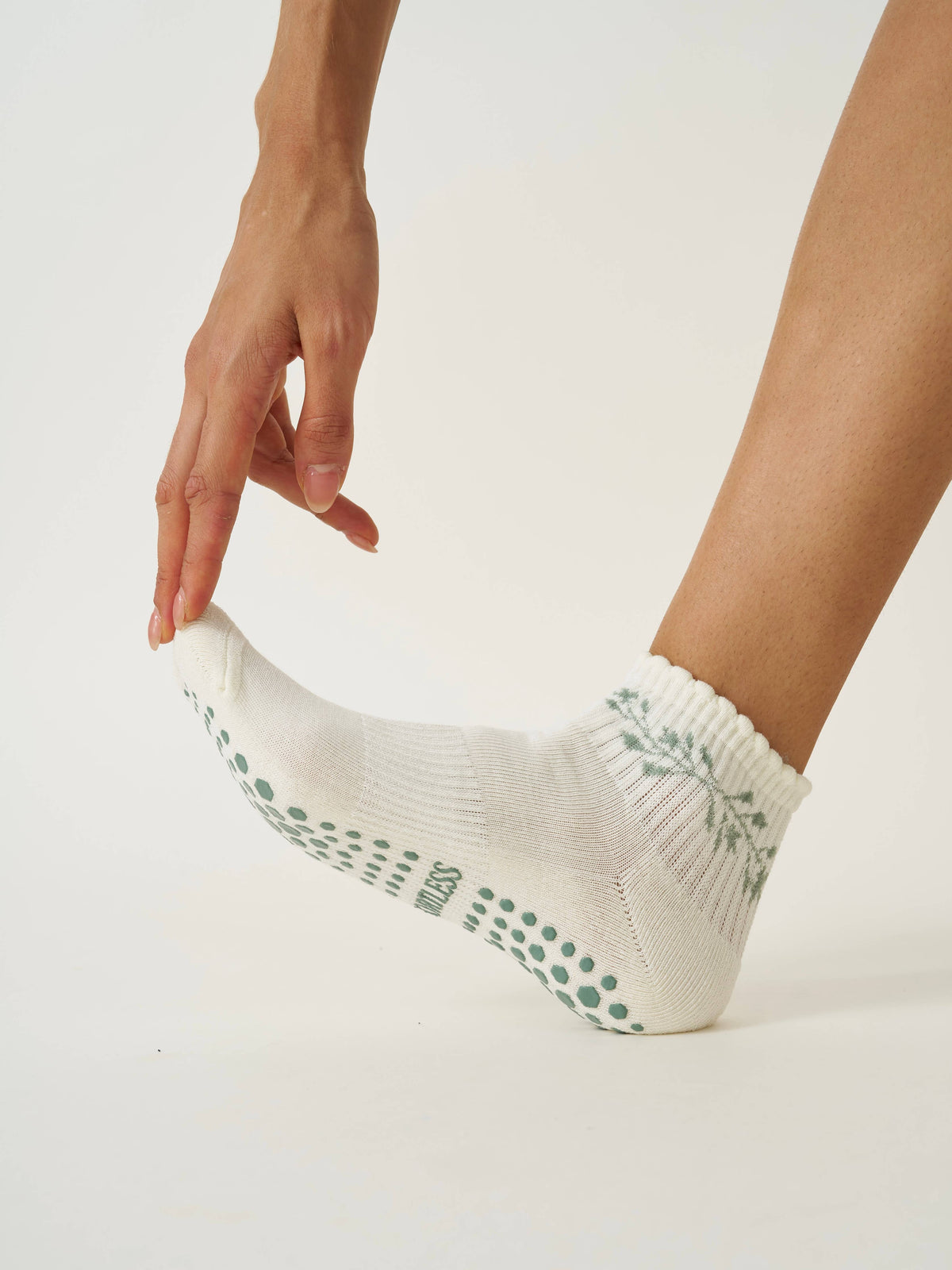 Garland Cropped Crew Grip Sock