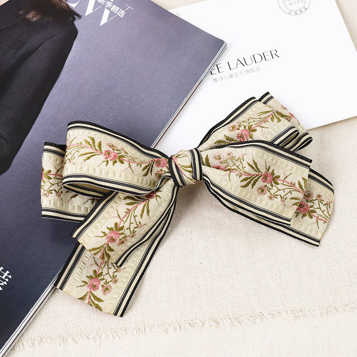 Vintage Vêtement Embroidered Bows