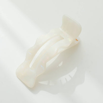 Jane Scalloped Flat Claw Clips