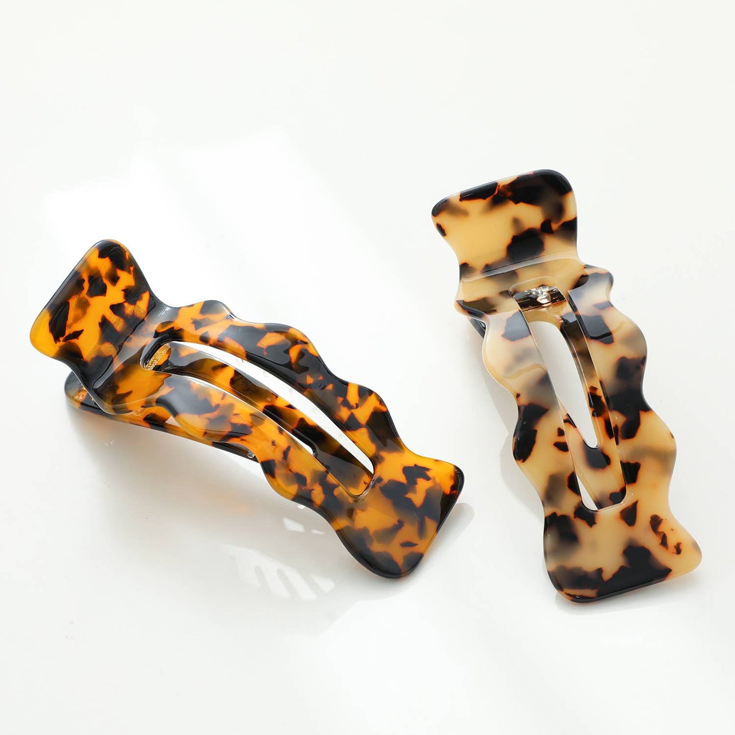 Jane Scalloped Flat Claw Clips