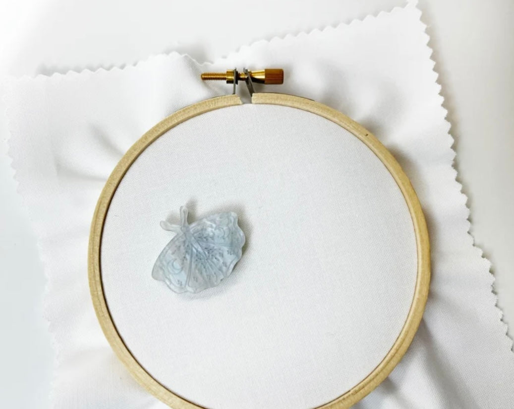 Moth Needle Minder