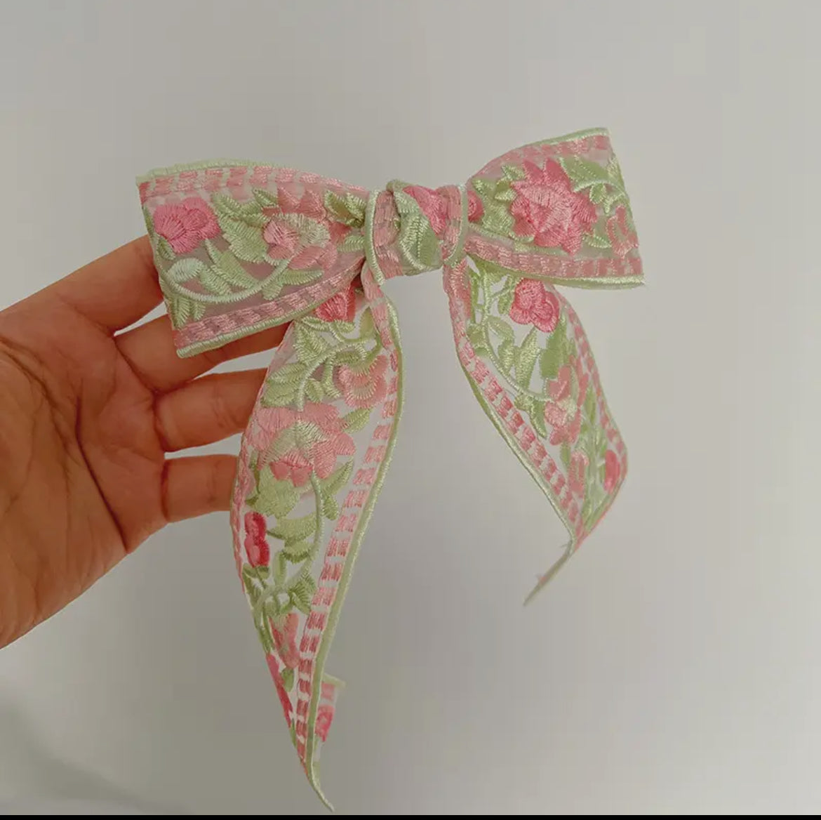 Blooms Embroidered Bow Clip