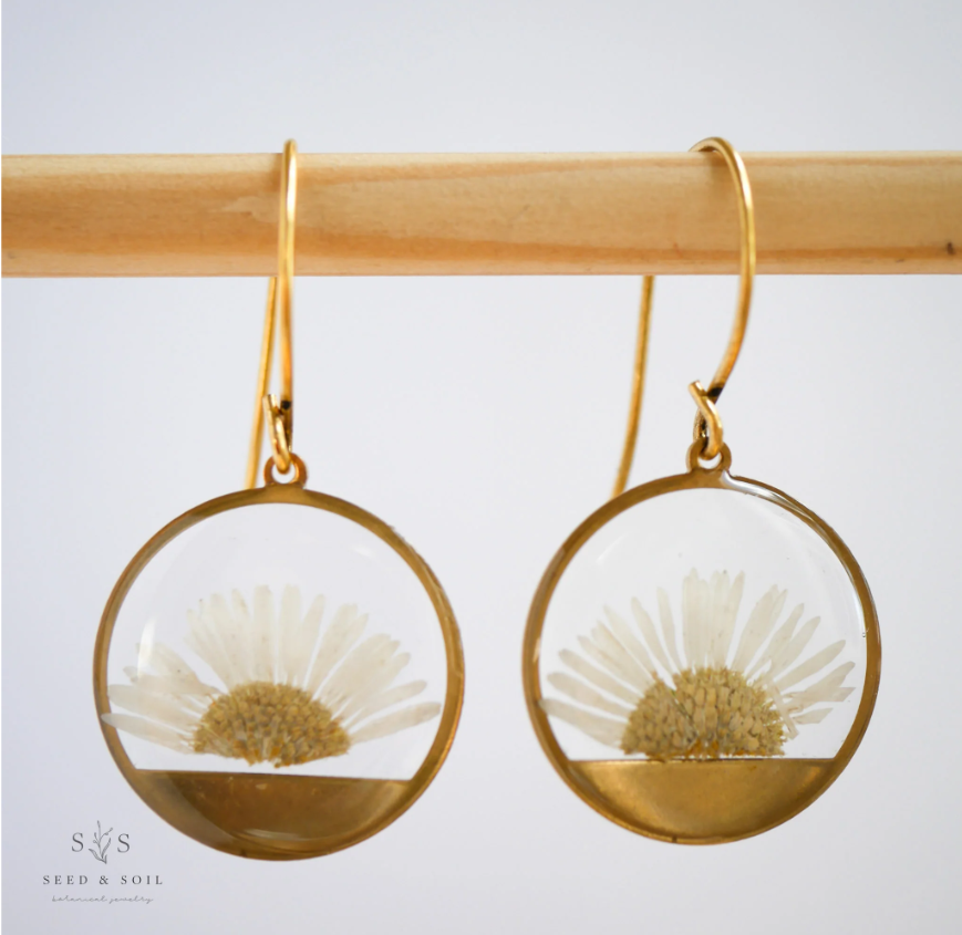 Horizon Daisy Earrings - Seed and Soil