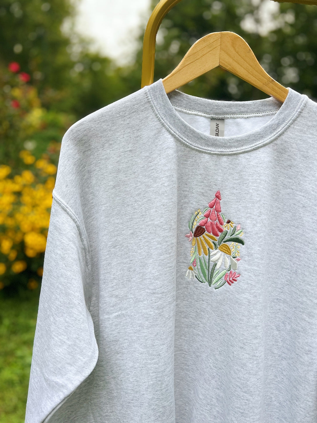 Wildflower Bunch Embroidered Sweatshirt