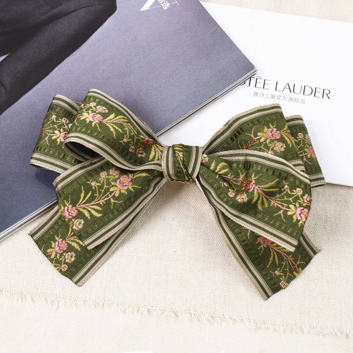 Vintage Vêtement Embroidered Bows