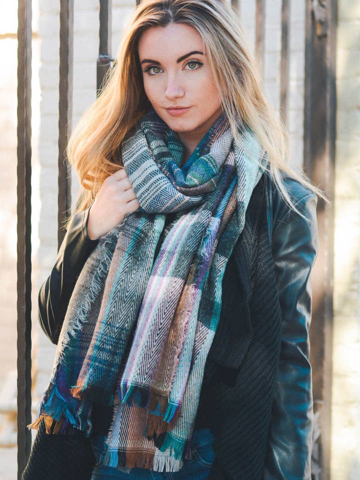 Cool & Casual Woven Plaid Scarf