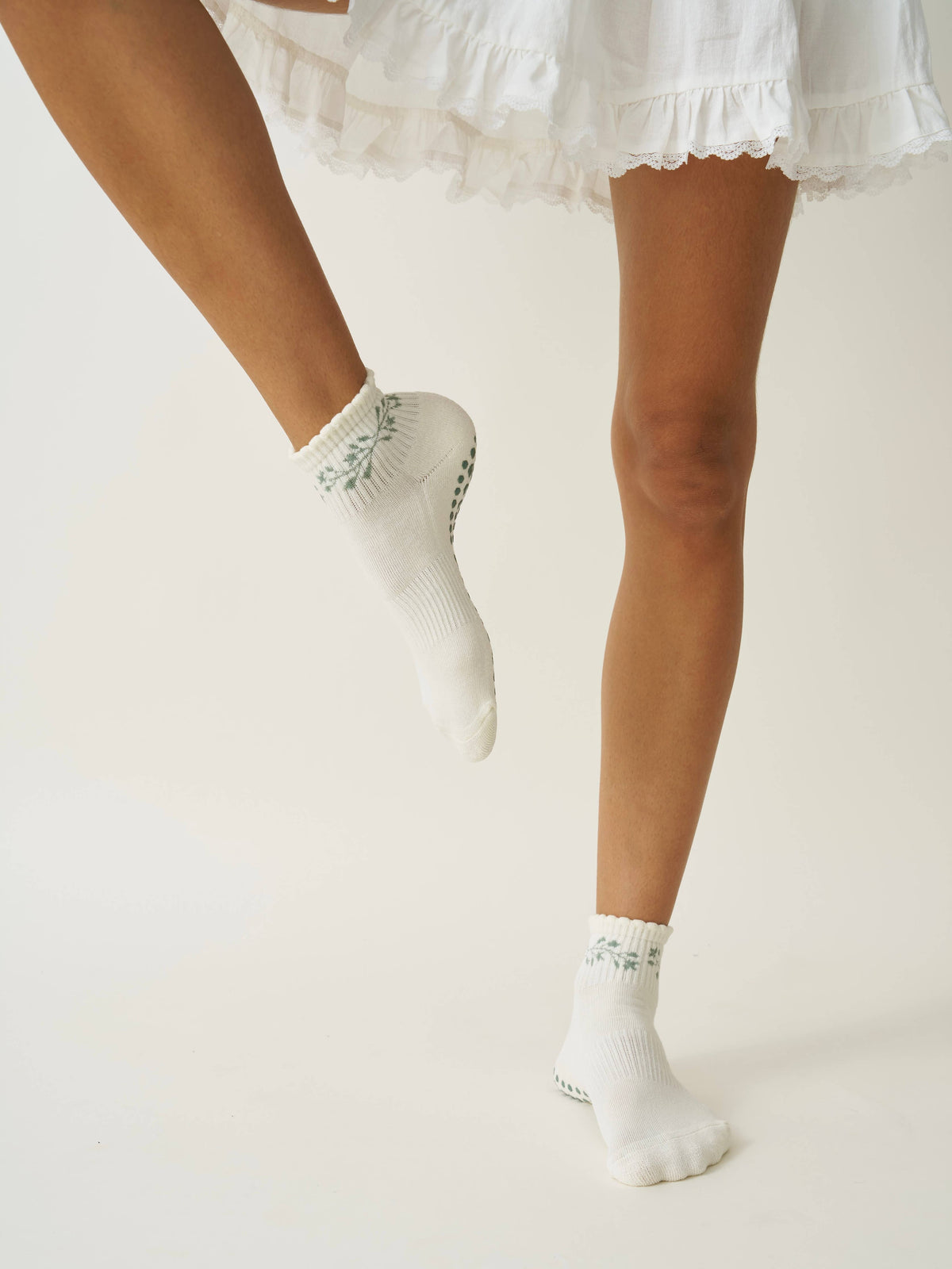 Garland Cropped Crew Grip Sock